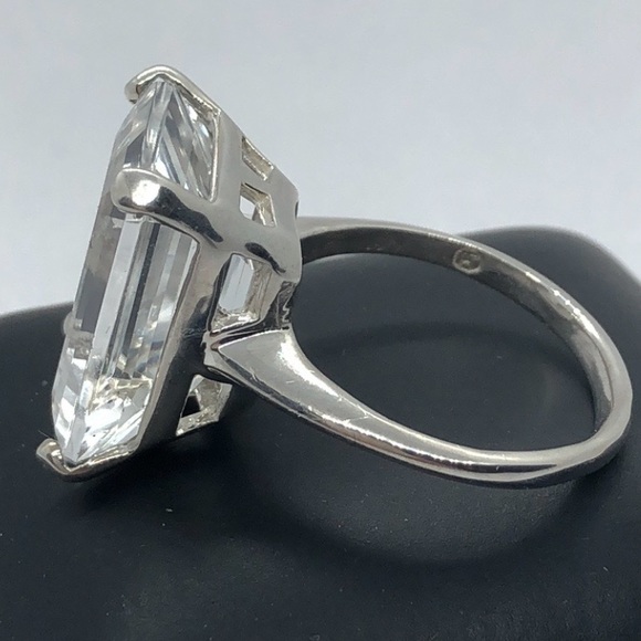 ❤️HOST PICK❤️17.67 Carat White Topaz  Emerald Cut .925 Sterling Silver Ring NWOT - Picture 6 of 16